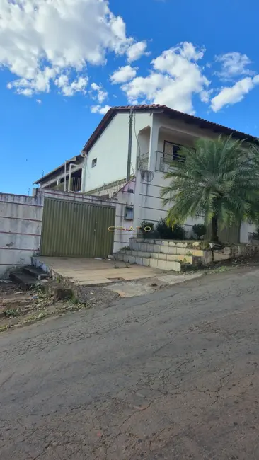 Sobrado com 5 quartos à venda, 300m2 em Vila Goiás, Anapolis - GO - imagem 5 Foto 5 de Sobrado com 5 quartos à venda, 300m2 em Vila Goiás, Anapolis - GO