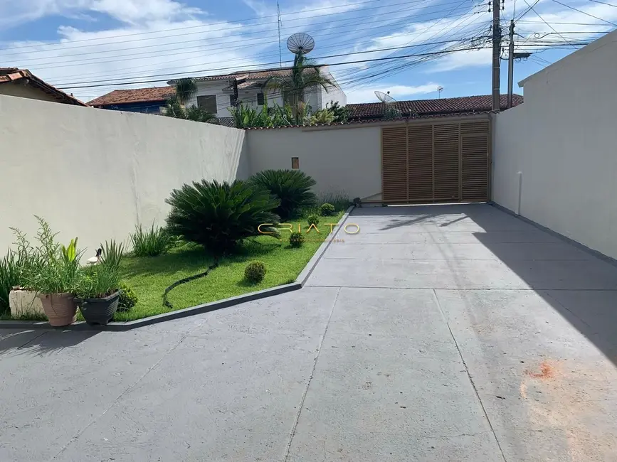 Sobrado com 4 quartos à venda, 226m2 em Vila Jussara, Anapolis - GO - imagem 5 Foto 5 de Sobrado com 4 quartos à venda, 226m2 em Vila Jussara, Anapolis - GO