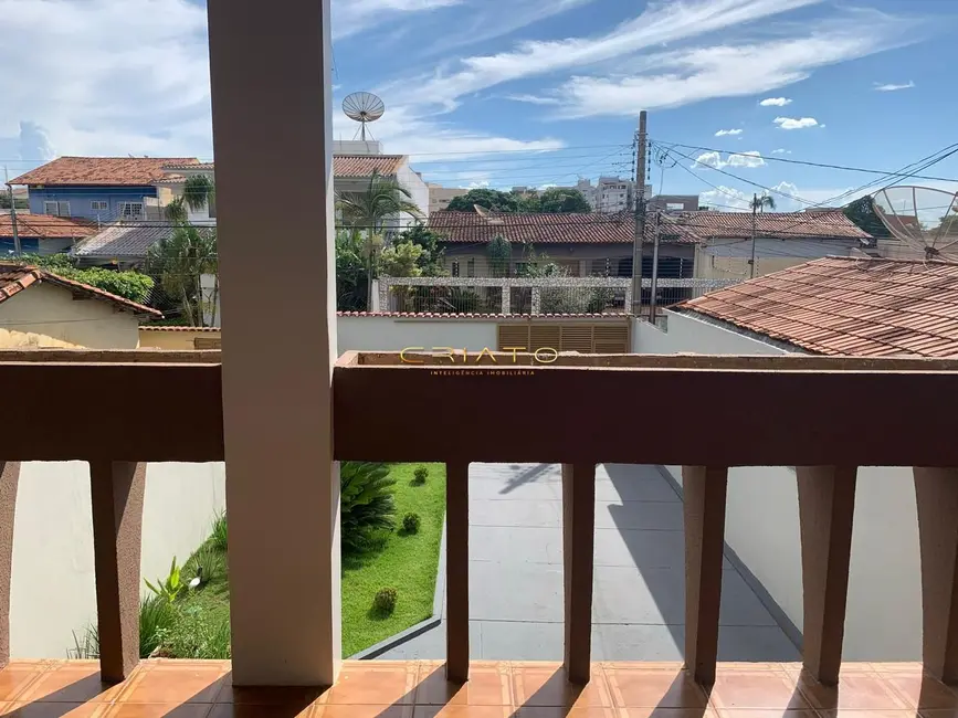 Sobrado com 4 quartos à venda, 226m2 em Vila Jussara, Anapolis - GO - imagem 6 Foto 6 de Sobrado com 4 quartos à venda, 226m2 em Vila Jussara, Anapolis - GO