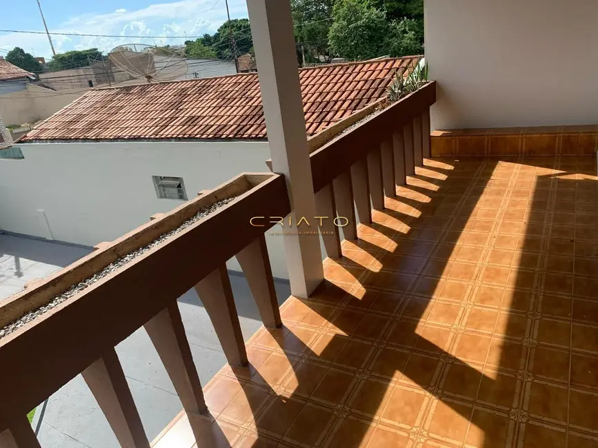 Sobrado com 4 quartos à venda, 226m2 em Vila Jussara, Anapolis - GO - imagem 7 Foto 7 de Sobrado com 4 quartos à venda, 226m2 em Vila Jussara, Anapolis - GO