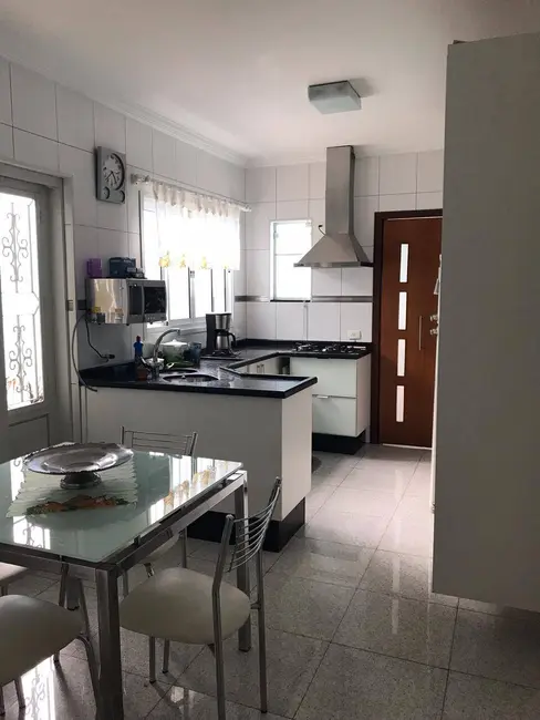 Casa com 3 quartos à venda, 200m2 em Paulicéia, Sao Bernardo Do Campo - SP - imagem 4 Foto 4 de Casa com 3 quartos à venda, 200m2 em Paulicéia, Sao Bernardo Do Campo - SP