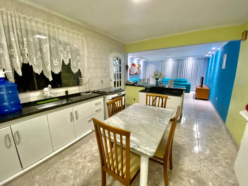 Casa com 5 quartos à venda, 200m2 em Jardim do Estádio, Santo Andre - SP - imagem 2 Foto 2 de Casa com 5 quartos à venda, 200m2 em Jardim do Estádio, Santo Andre - SP