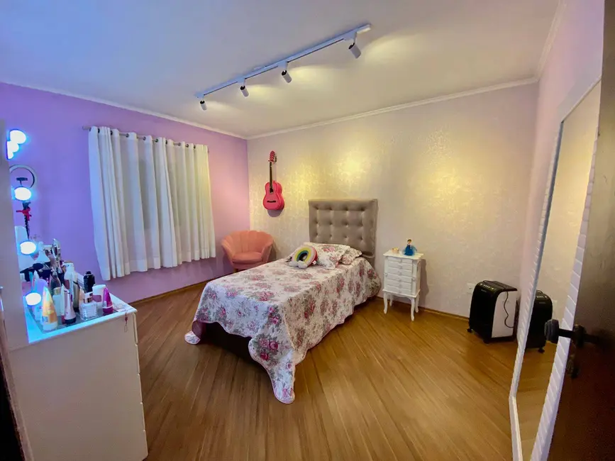 Casa com 5 quartos à venda, 200m2 em Jardim do Estádio, Santo Andre - SP - imagem 9 Foto 9 de Casa com 5 quartos à venda, 200m2 em Jardim do Estádio, Santo Andre - SP