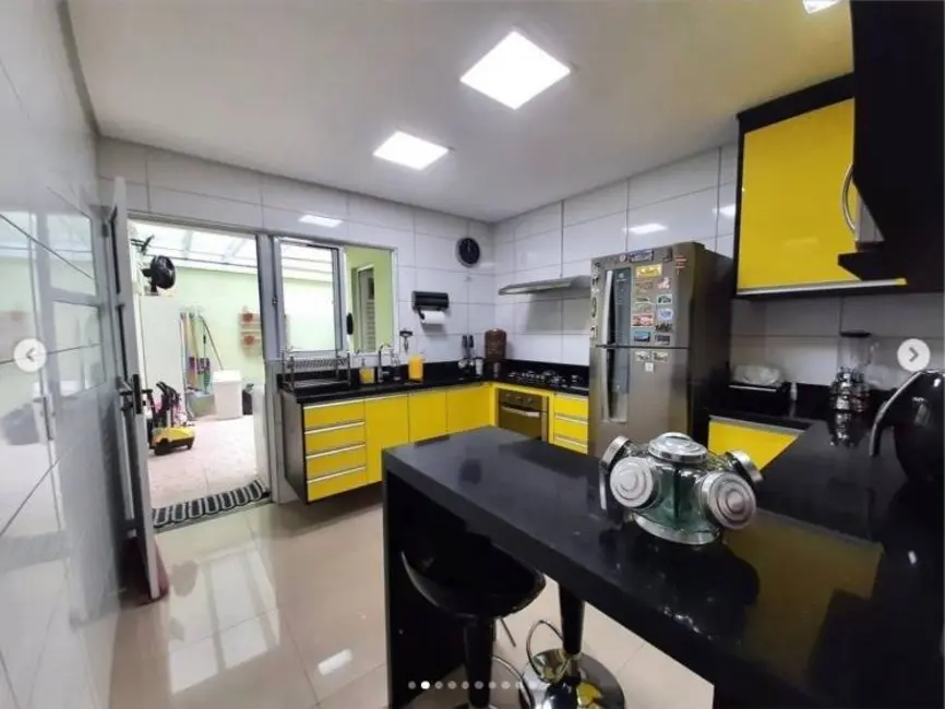 Foto 2 de Casa com 2 quartos à venda, 86m2 em Jardim das Maravilhas, Santo Andre - SP