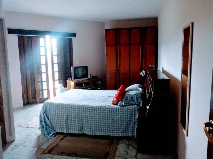 Foto 6 de Casa com 3 quartos à venda, 235m2 em Parque Gerassi, Santo Andre - SP