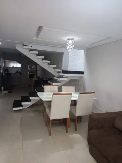 Foto 3 de Casa com 2 quartos à venda, 200m2 em Vila Sacadura Cabral, Santo Andre - SP