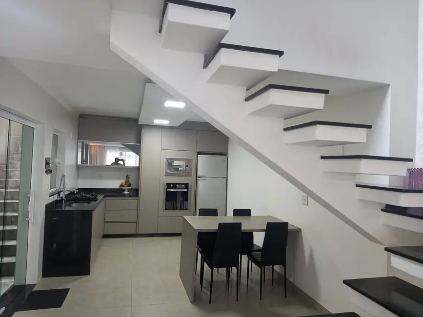 Foto 1 de Casa com 2 quartos à venda, 200m2 em Vila Sacadura Cabral, Santo Andre - SP