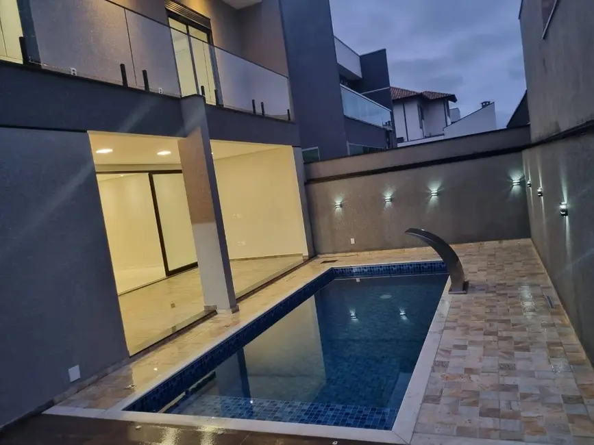 Foto 1 de Casa com 3 quartos à venda, 234m2 em Cézar de Souza, Mogi Das Cruzes - SP