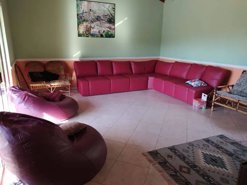 Chácara com 3 quartos à venda, 250m2 em Centro, Piracaia - SP - imagem 8 Foto 8 de Chácara com 3 quartos à venda, 250m2 em Centro, Piracaia - SP