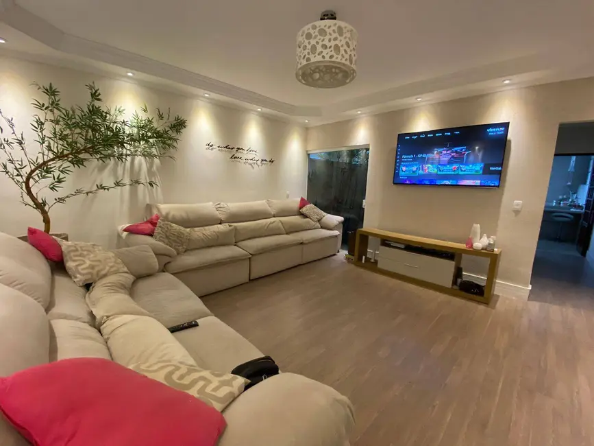 Casa com 3 quartos à venda, 159m2 em Vila Scarpelli, Santo Andre - SP - imagem 3 Foto 3 de Casa com 3 quartos à venda, 159m2 em Vila Scarpelli, Santo Andre - SP