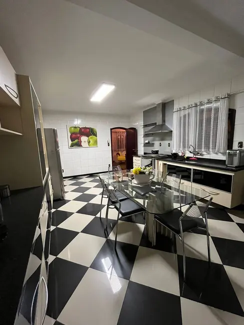 Foto 3 de Casa com 3 quartos à venda, 243m2 em Nova Gerty, Sao Caetano Do Sul - SP
