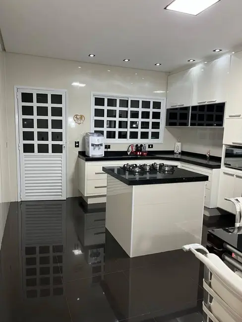Casa com 3 quartos à venda, 210m2 em Jardim Bom Pastor, Santo Andre - SP - imagem 2 Foto 2 de Casa com 3 quartos à venda, 210m2 em Jardim Bom Pastor, Santo Andre - SP
