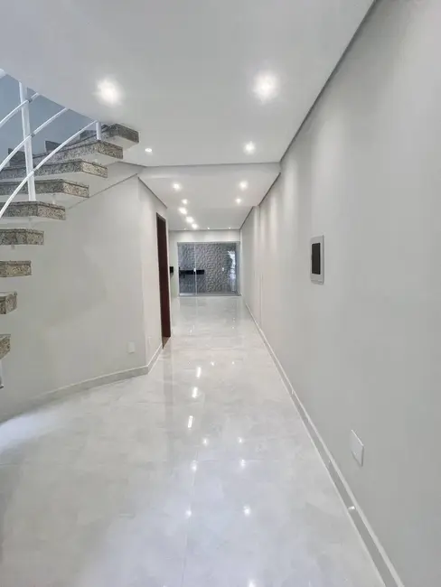 Foto 2 de Casa com 3 quartos à venda, 210m2 em Parque das Nações, Santo Andre - SP