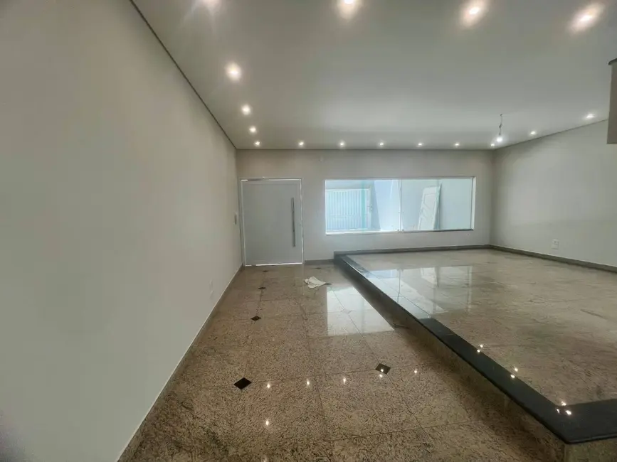 Casa com 3 quartos à venda, 244m2 em Vila Scarpelli, Santo Andre - SP - imagem 3 Foto 3 de Casa com 3 quartos à venda, 244m2 em Vila Scarpelli, Santo Andre - SP