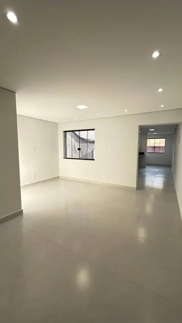 Sobrado com 3 quartos à venda, 192m2 em Vila Camilópolis, Santo Andre - SP - imagem 4 Foto 4 de Sobrado com 3 quartos à venda, 192m2 em Vila Camilópolis, Santo Andre - SP