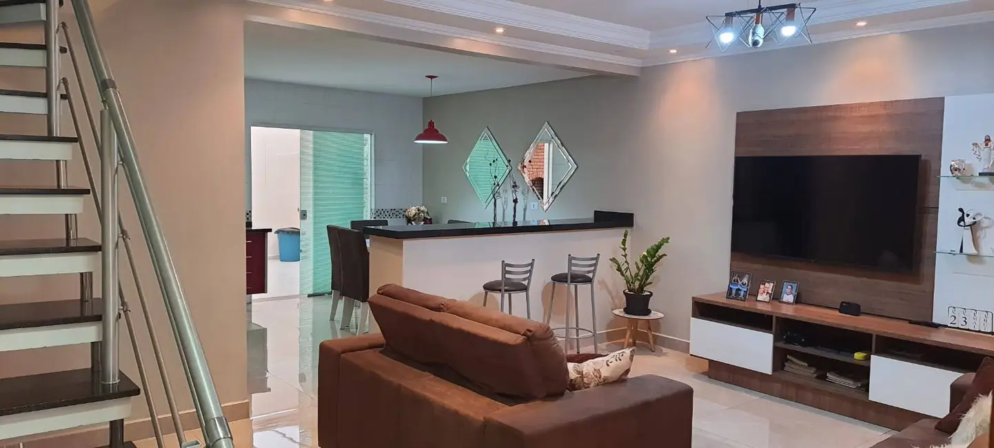 Foto 1 de Casa com 3 quartos à venda, 199m2 em Alves Dias, Sao Bernardo Do Campo - SP