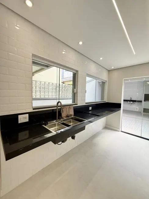 Casa com 3 quartos à venda, 263m2 em Jardim do Mar, Sao Bernardo Do Campo - SP - imagem 5 Foto 5 de Casa com 3 quartos à venda, 263m2 em Jardim do Mar, Sao Bernardo Do Campo - SP