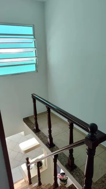 Casa com 3 quartos à venda, 183m2 em Nova Petrópolis, Sao Bernardo Do Campo - SP - imagem 8 Foto 8 de Casa com 3 quartos à venda, 183m2 em Nova Petrópolis, Sao Bernardo Do Campo - SP