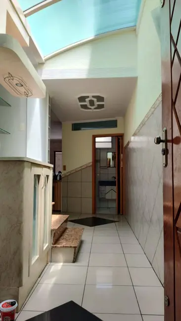 Casa com 3 quartos à venda, 183m2 em Nova Petrópolis, Sao Bernardo Do Campo - SP - imagem 3 Foto 3 de Casa com 3 quartos à venda, 183m2 em Nova Petrópolis, Sao Bernardo Do Campo - SP