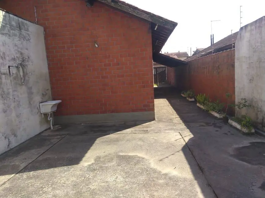 Foto 8 de Casa com 2 quartos à venda, 113m2 em Itanhaem - SP