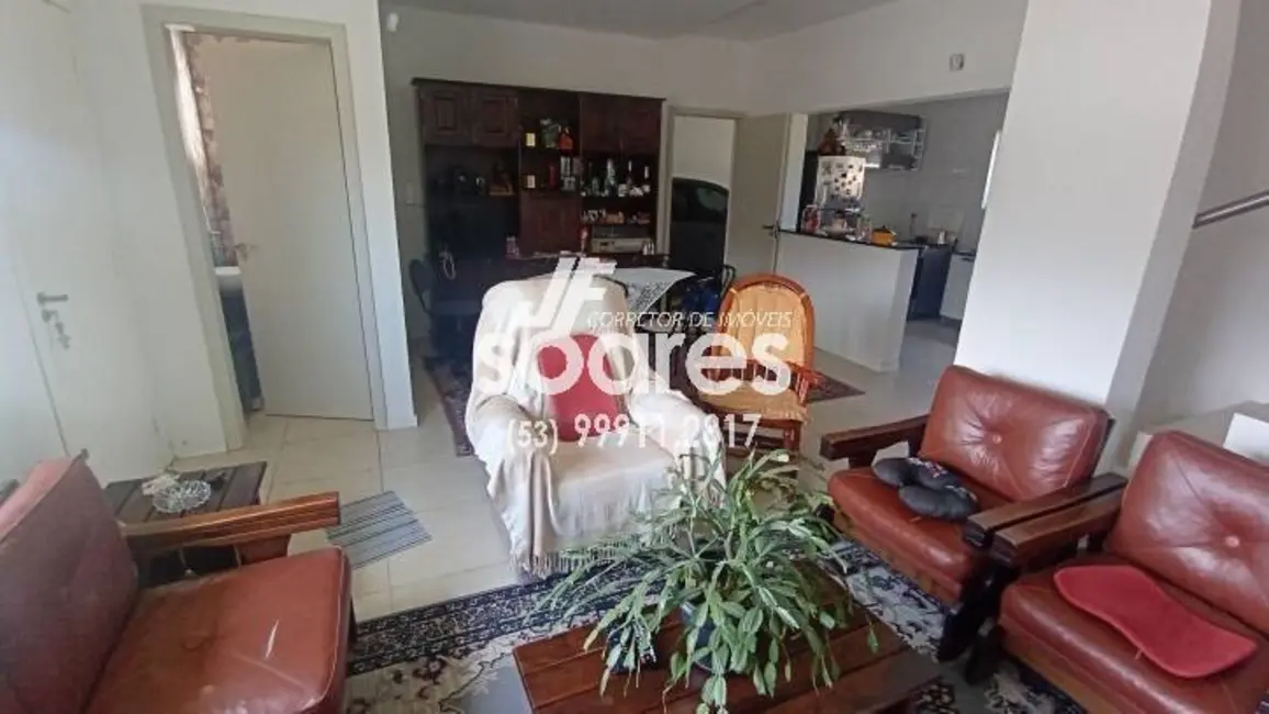 Foto 2 de Sobrado com 3 quartos à venda, 152m2 em Areal, Pelotas - RS