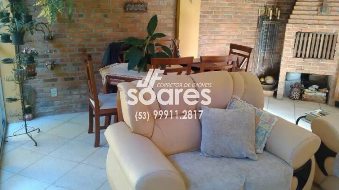 Foto 1 de Sobrado com 4 quartos à venda, 147m2 em Centro, Pelotas - RS
