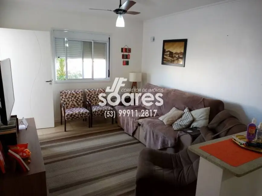 Foto 2 de Casa de Condomínio com 3 quartos à venda, 70m2 em Laranjal, Pelotas - RS