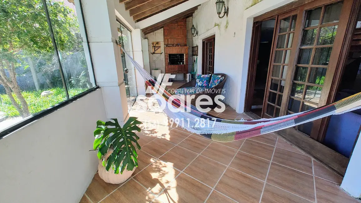 Foto 1 de Sobrado com 3 quartos à venda, 274m2 em Laranjal, Pelotas - RS