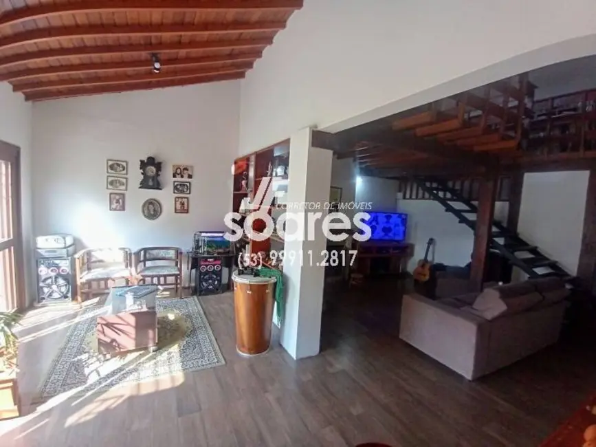 Foto 1 de Sobrado com 3 quartos à venda, 248m2 em Areal, Pelotas - RS