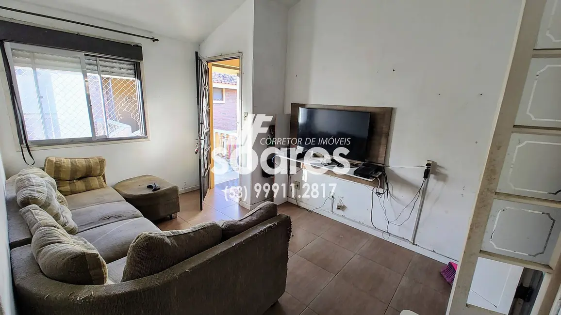 Foto 1 de Apartamento com 3 quartos à venda, 45m2 em São Gonçalo, Pelotas - RS