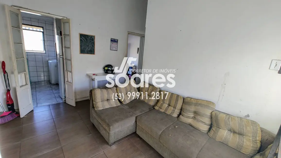 Foto 2 de Apartamento com 3 quartos à venda, 45m2 em São Gonçalo, Pelotas - RS