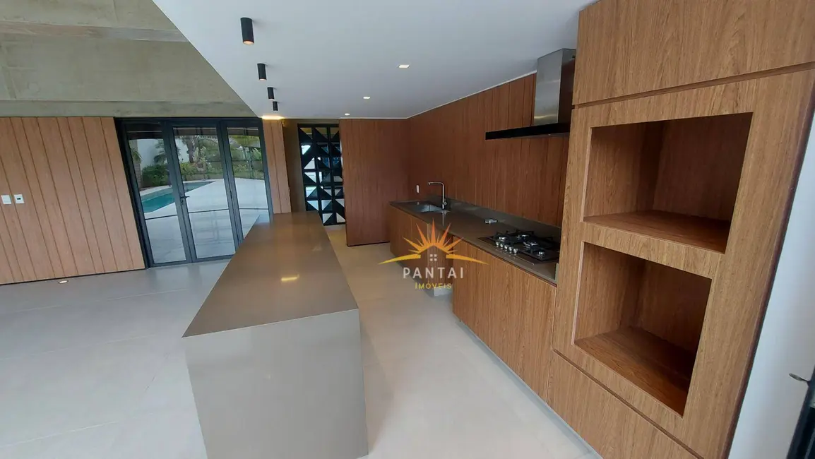 Casa com 5 quartos à venda, 1037m2 em Enseada, Guaruja - SP - imagem 8 Foto 8 de Casa com 5 quartos à venda, 1037m2 em Enseada, Guaruja - SP