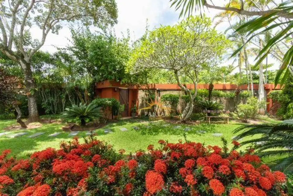 Casa com 6 quartos à venda, 900m2 em Jardim Virgínia, Guaruja - SP - imagem 3 Foto 3 de Casa com 6 quartos à venda, 900m2 em Jardim Virgínia, Guaruja - SP