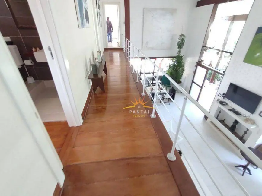 Casa com 6 quartos à venda, 900m2 em Jardim Virgínia, Guaruja - SP - imagem 9 Foto 9 de Casa com 6 quartos à venda, 900m2 em Jardim Virgínia, Guaruja - SP