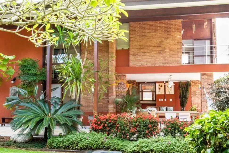 Casa com 6 quartos à venda, 900m2 em Jardim Virgínia, Guaruja - SP - imagem 5 Foto 5 de Casa com 6 quartos à venda, 900m2 em Jardim Virgínia, Guaruja - SP