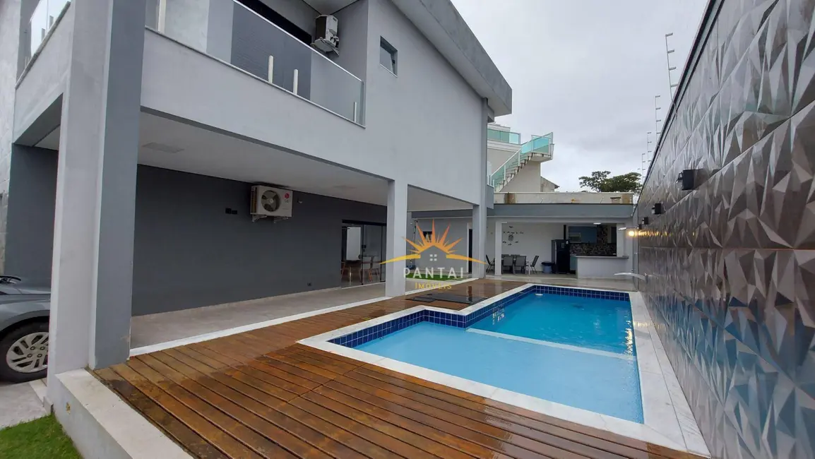 Foto 4 de Casa com 4 quartos à venda, 331m2 em Jardim Virgínia, Guaruja - SP