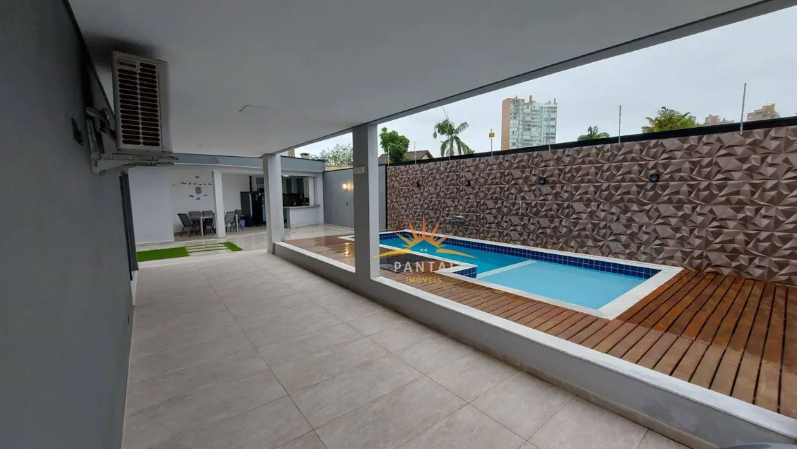 Foto 6 de Casa com 4 quartos à venda, 331m2 em Jardim Virgínia, Guaruja - SP