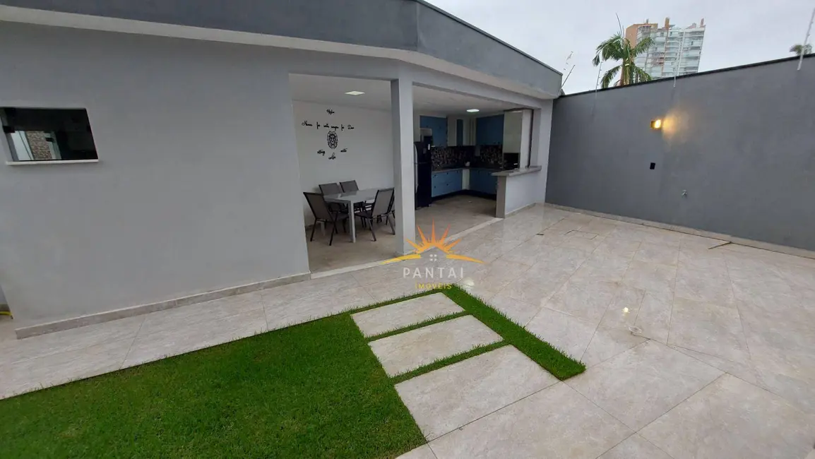 Foto 3 de Casa com 4 quartos à venda, 331m2 em Jardim Virgínia, Guaruja - SP