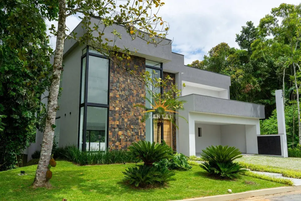 Casa com 4 quartos à venda, 1140m2 em Guaruja - SP - imagem 3 Foto 3 de Casa com 4 quartos à venda, 1140m2 em Guaruja - SP