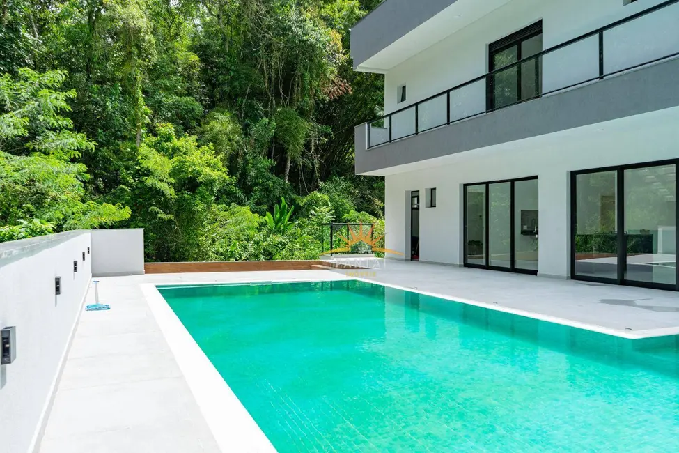 Foto 1 de Casa com 4 quartos à venda, 1140m2 em Guaruja - SP