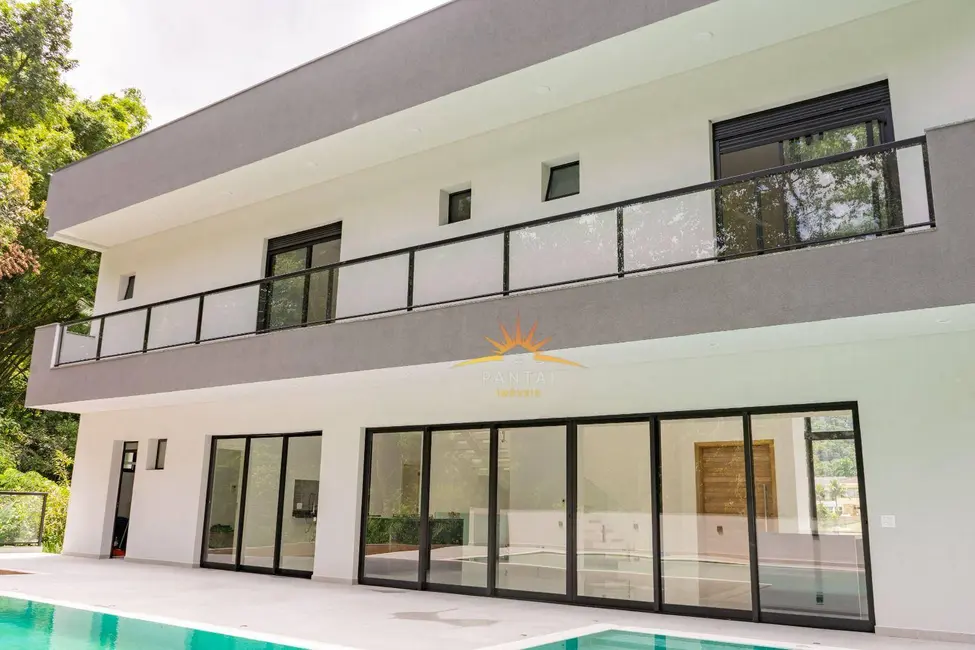 Casa com 4 quartos à venda, 1140m2 em Guaruja - SP - imagem 5 Foto 5 de Casa com 4 quartos à venda, 1140m2 em Guaruja - SP