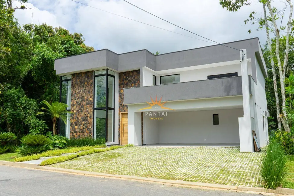 Casa com 4 quartos à venda, 1140m2 em Guaruja - SP - imagem 4 Foto 4 de Casa com 4 quartos à venda, 1140m2 em Guaruja - SP