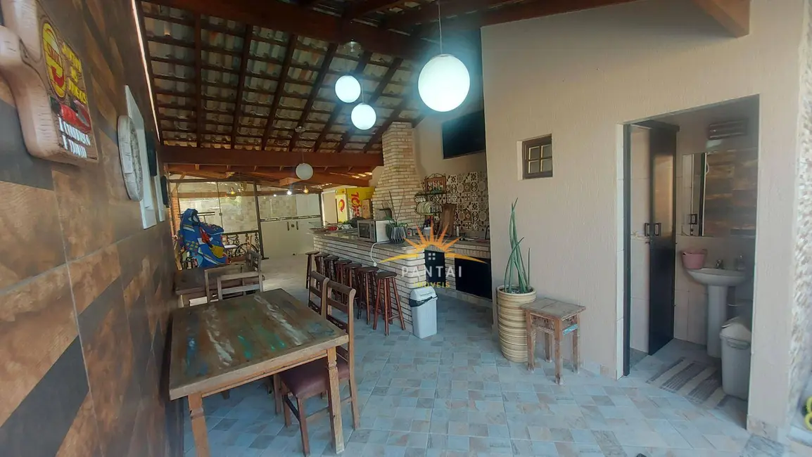 Casa com 3 quartos à venda, 525m2 em Jardim Virgínia, Guaruja - SP - imagem 4 Foto 4 de Casa com 3 quartos à venda, 525m2 em Jardim Virgínia, Guaruja - SP