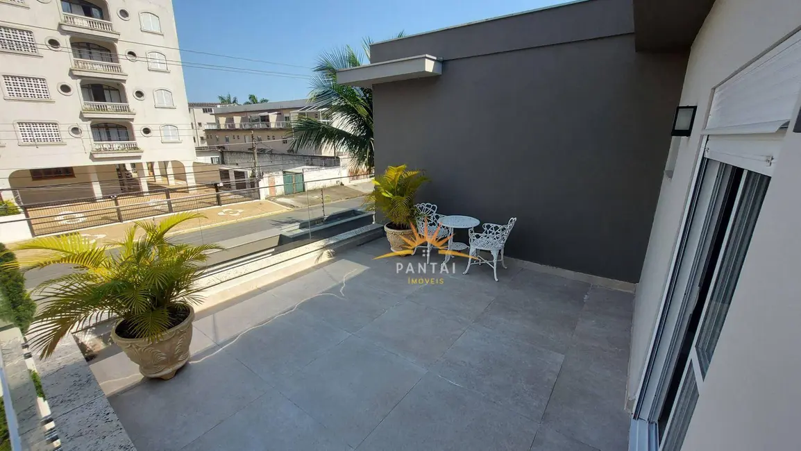 Casa com 5 quartos à venda, 638m2 em Jardim Três Marias, Guaruja - SP - imagem 4 Foto 4 de Casa com 5 quartos à venda, 638m2 em Jardim Três Marias, Guaruja - SP