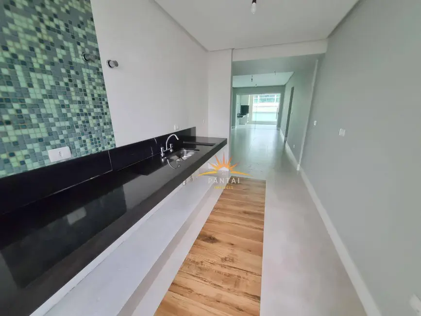 Foto 6 de Apartamento com 3 quartos à venda, 117m2 em Guaruja - SP