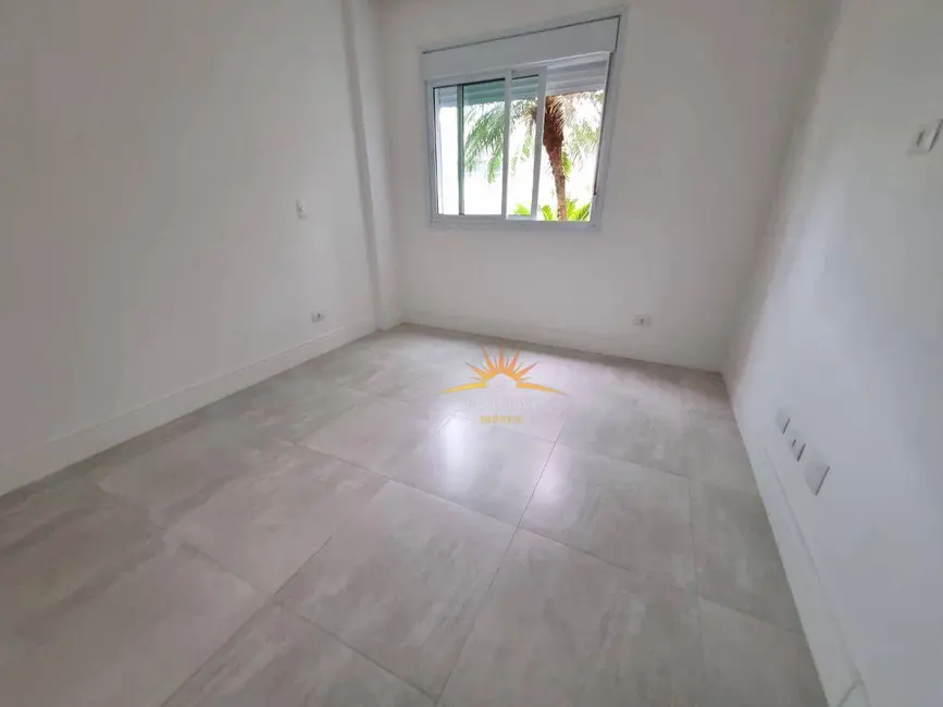 Foto 9 de Apartamento com 3 quartos à venda, 117m2 em Guaruja - SP