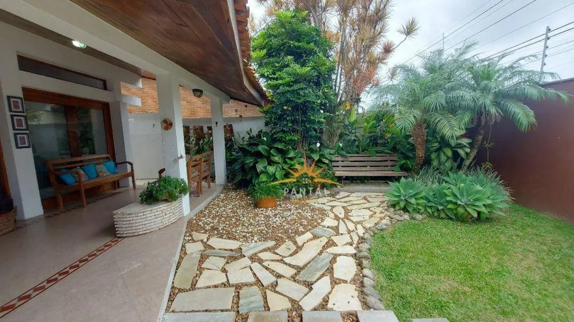 Casa com 4 quartos à venda, 450m2 em Jardim Virgínia, Guaruja - SP - imagem 5 Foto 5 de Casa com 4 quartos à venda, 450m2 em Jardim Virgínia, Guaruja - SP