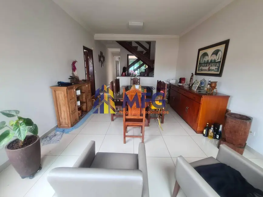 Foto 2 de Casa de Condomínio com 3 quartos para alugar, 254m2 em Iporanga, Sorocaba - SP