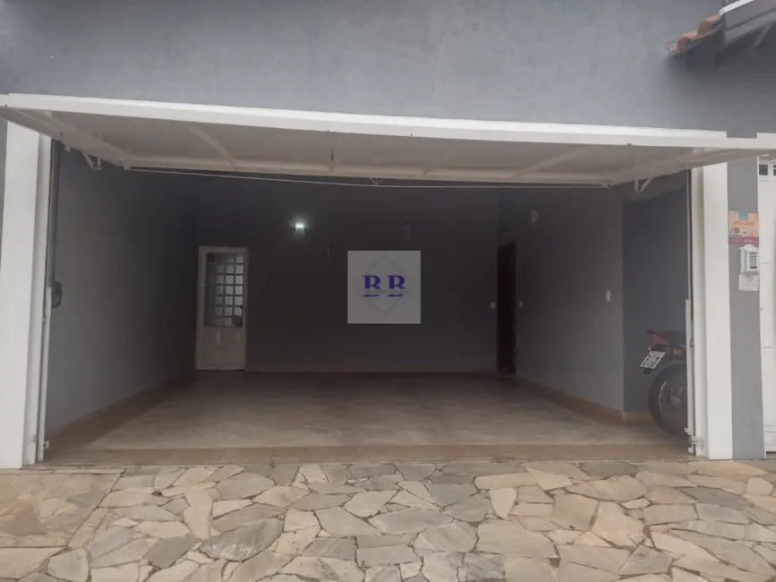 Foto 2 de Casa com 3 quartos à venda, 215m2 em Jardim Califórnia, Franca - SP