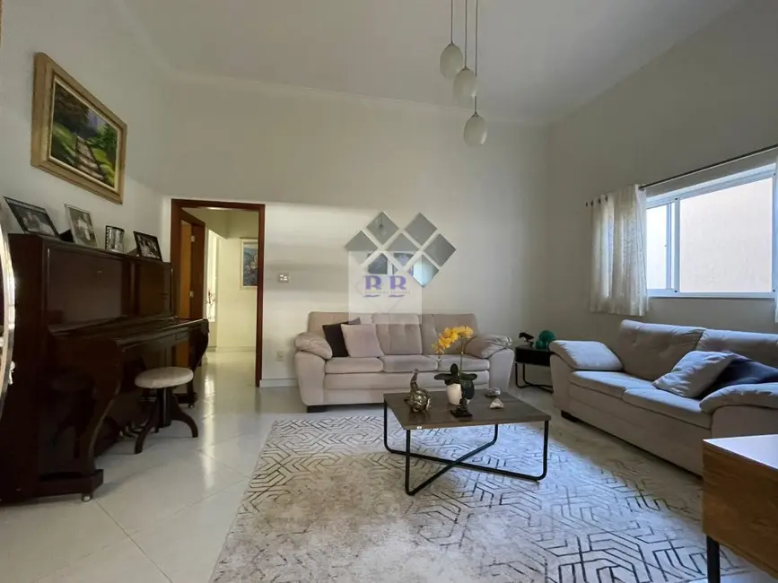 Foto 3 de Casa com 3 quartos à venda, 344m2 em Jardim Francano, Franca - SP